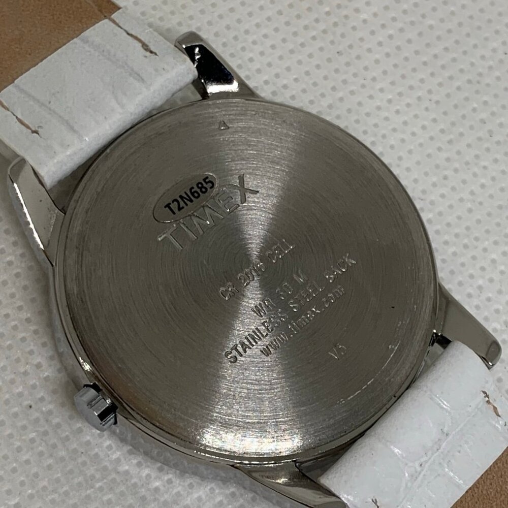 Timex indiglo women’s watch 35mm round silver tone quartz white leather running - Picture 6 of 9